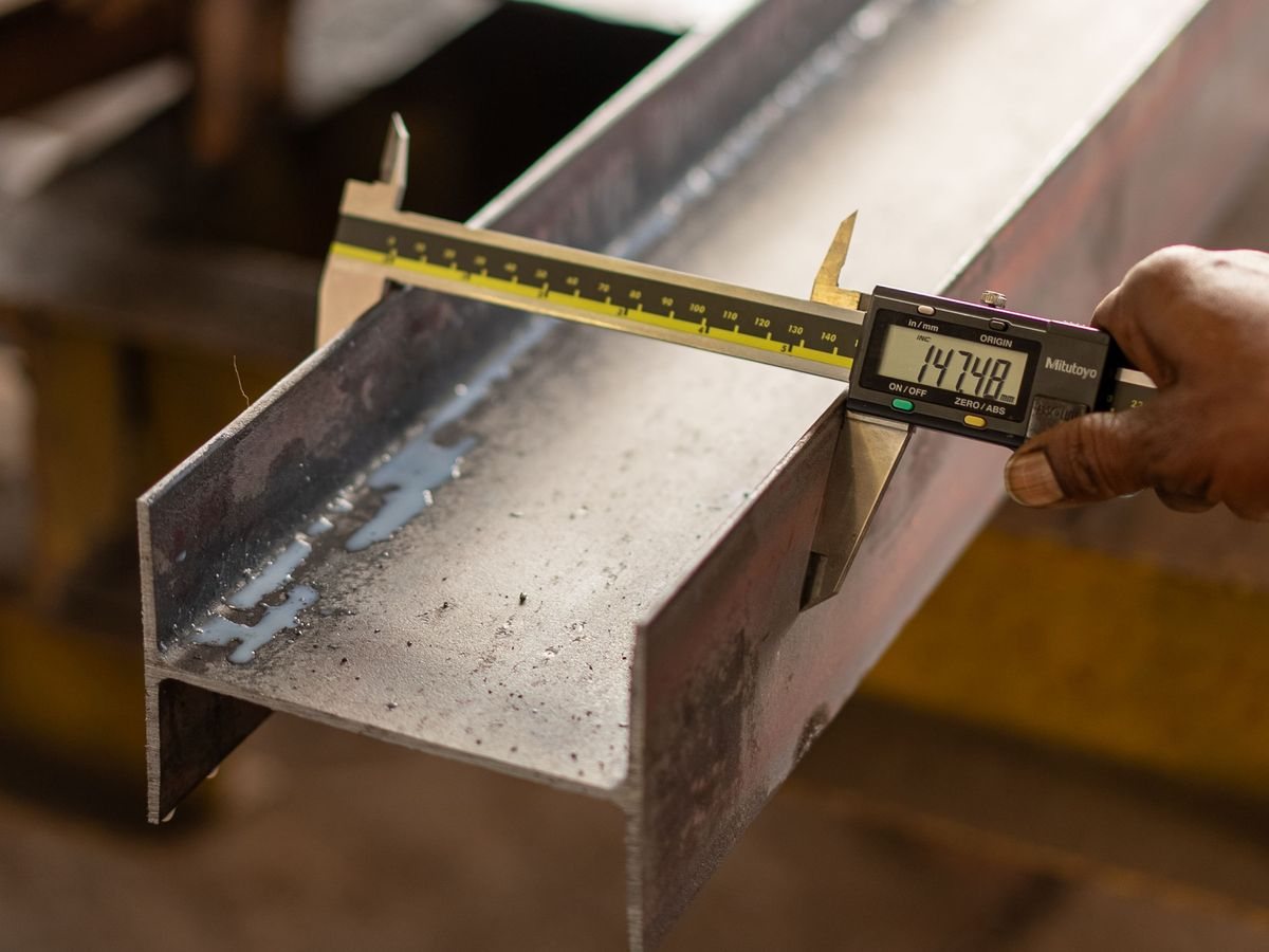 Dimensional check with digital calipers